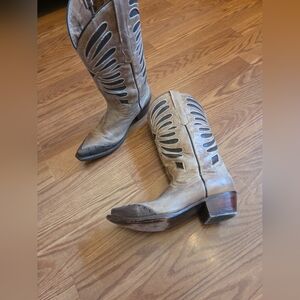 Women's Western Cutout Moto Boots in Tan